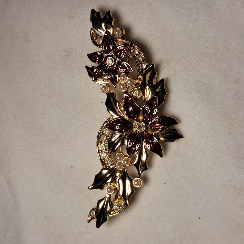 Vintage AVON Poinsettia Brooch